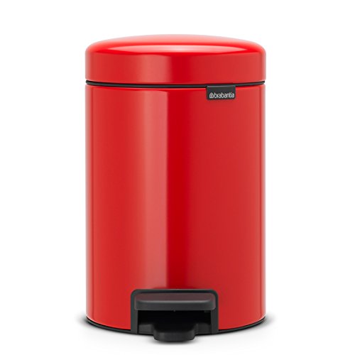 Cubo de baño cilíndrico con pedal de plástico rojo